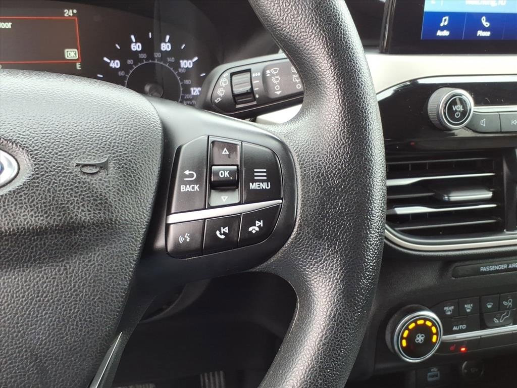 Certified 2020 Ford Escape SE image 17