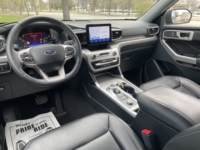 Certified 2024 Ford Explorer XLT w/ Equipment Group 202A AWD/4WD image 4
