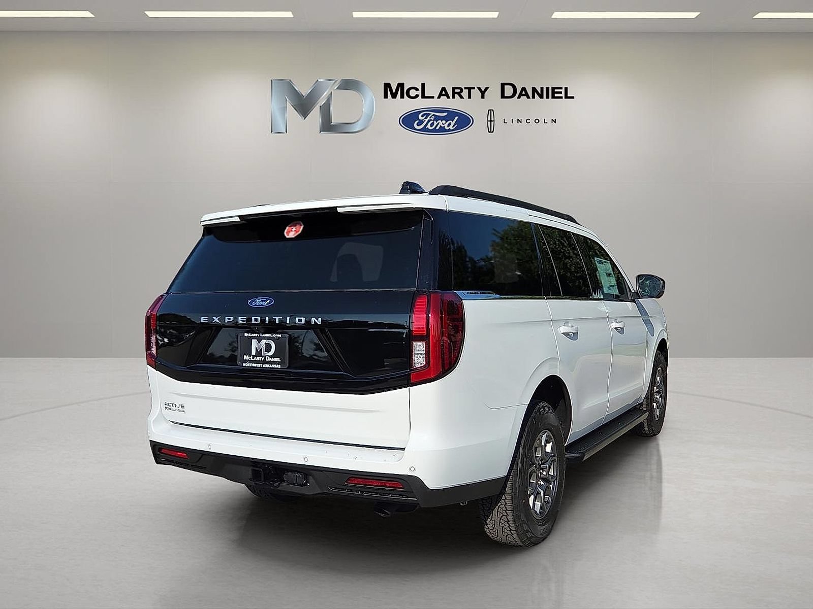 Certified 2025 Ford Expedition Active AWD/4WD image 5
