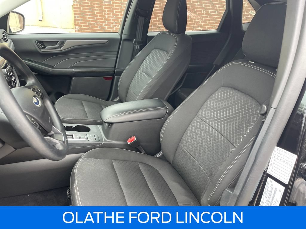 Certified 2025 Ford Escape Active FWD image 12