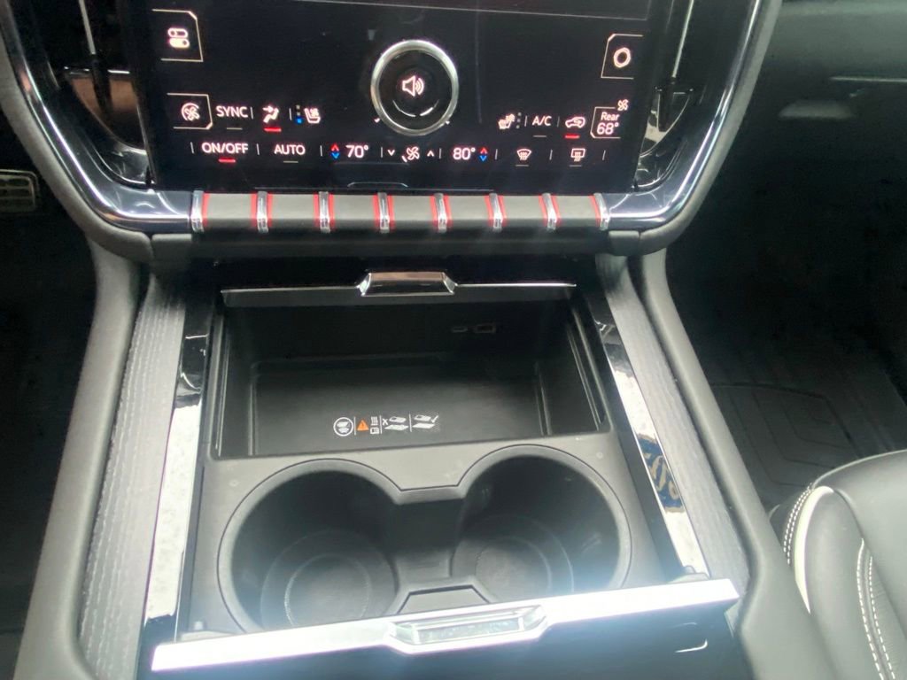 Used 2025 GMC Yukon AT4 Ultimate image 18