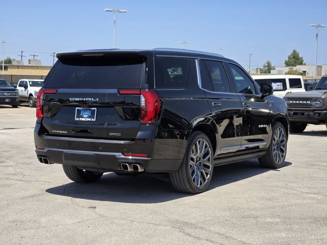 Used 2025 GMC Yukon Denali Ultimate AWD/4WD image 7