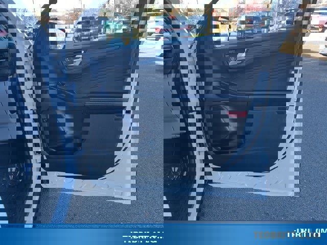 Certified 2024 Ford Escape Platinum w/ Premium Technology Package image 24