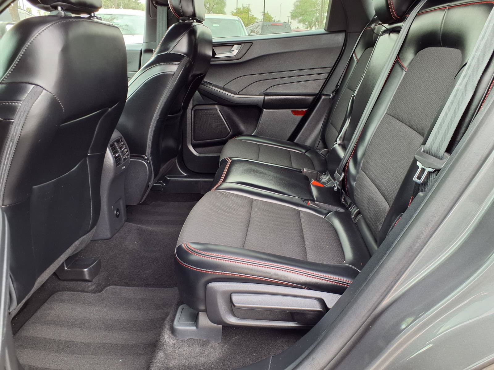 Certified 2025 Ford Escape ST-Line Select AWD/4WD image 17