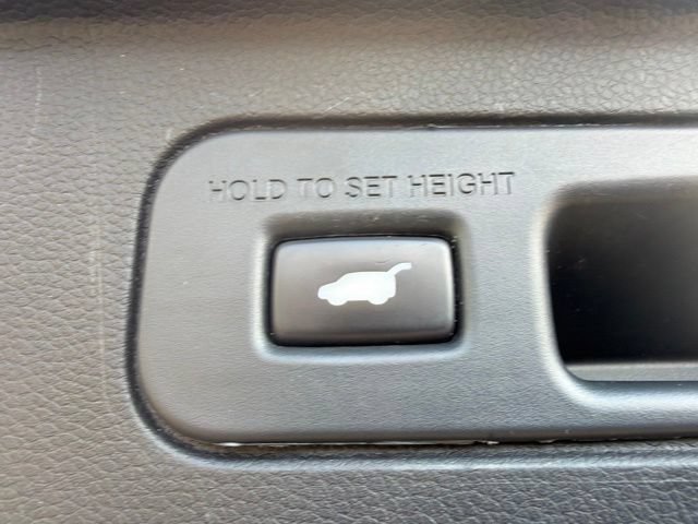 Used 2023 Honda Pilot Touring image 11