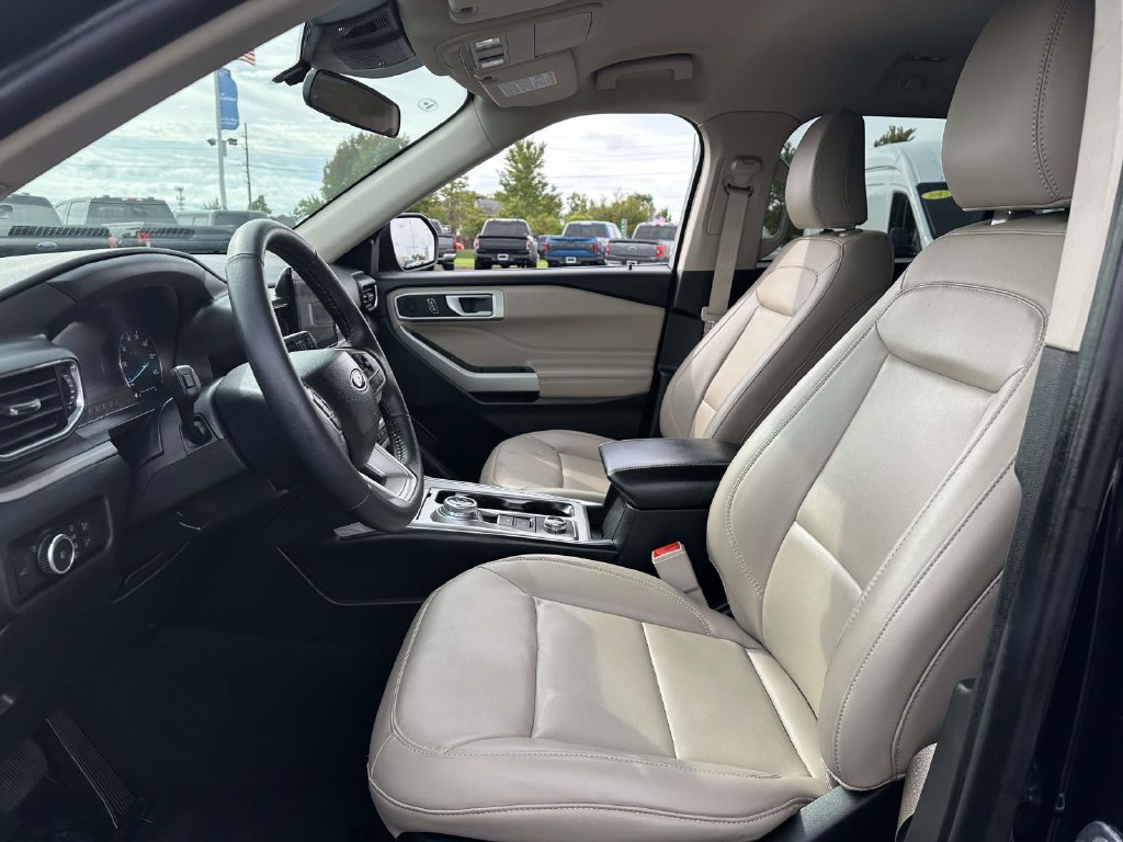 Certified 2023 Ford Explorer XLT w/ Equipment Group 202A AWD/4WD image 10