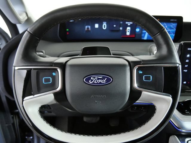 Certified 2025 Ford Expedition Max Platinum w/ Driver's Package AWD/4WD image 20