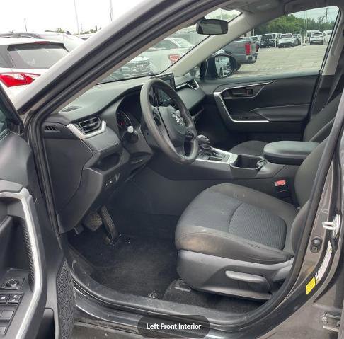 Used 2022 Toyota RAV4 LE FWD image 4