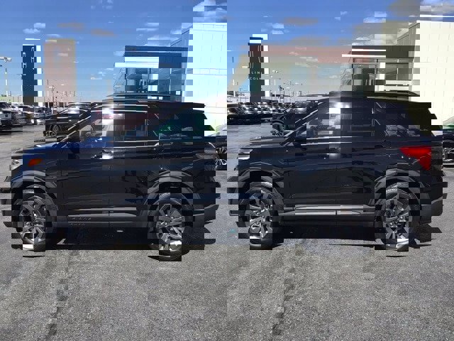 Certified 2022 Ford Explorer XLT w/ Equipment Group 202A image 2