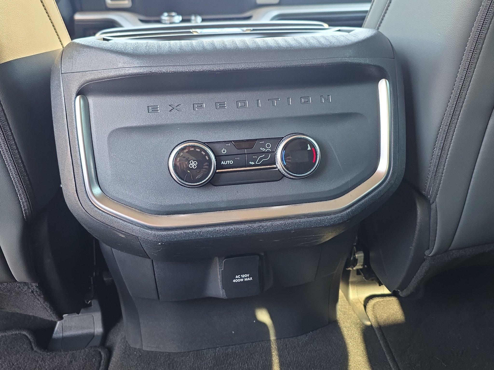 Certified 2025 Ford Expedition Active AWD/4WD image 33
