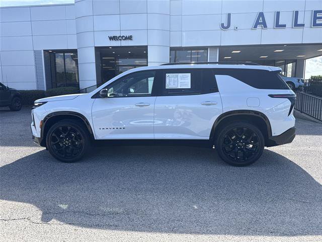 Used 2026 Chevrolet Traverse RS w/ LPO, Floor Liner Package FWD image 2