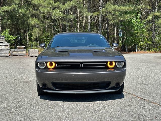 Used 2020 Dodge Challenger SXT RWD image 2