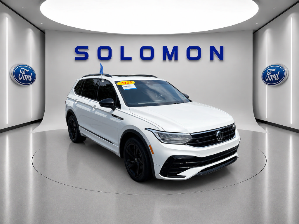 Used 2023 Volkswagen Tiguan SE R-Line FWD image 7