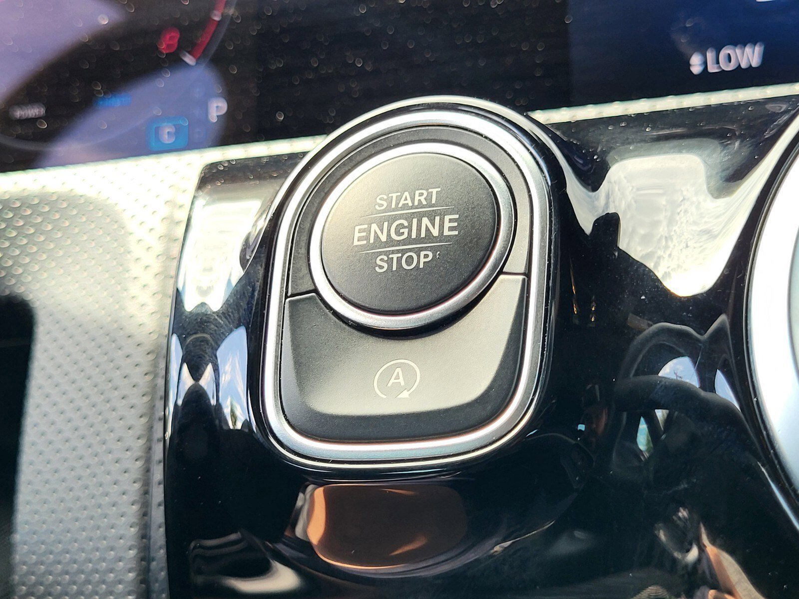 Used 2025 Mercedes-Benz CLA 250 4MATIC image 24