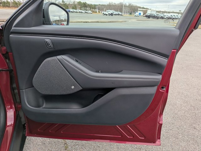 Certified 2025 Ford Mustang Mach-E Premium image 31