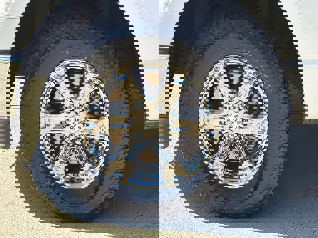 Certified 2021 Ford F150 Lariat w/ Equipment Group 502A High image 9