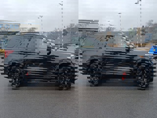 Certified 2020 Ford Explorer ST w/ ST Street Pack image 3