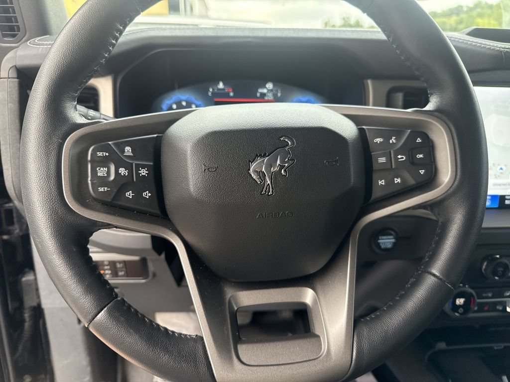 Certified 2025 Ford Bronco Outer Banks AWD/4WD image 16