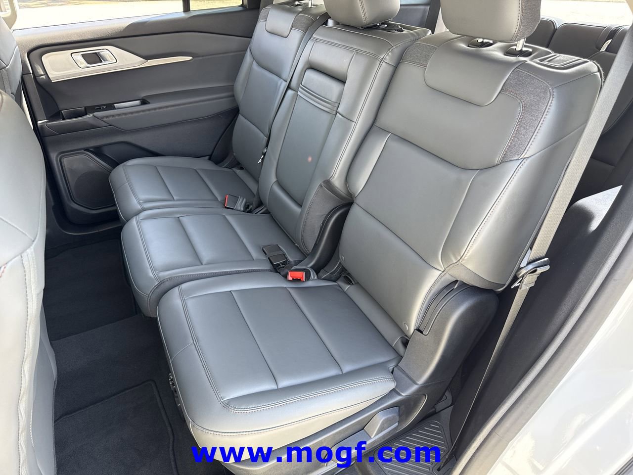Certified 2025 Ford Explorer Active w/ Active Comfort Package image 23