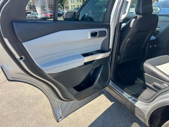 Certified 2023 Ford Explorer XLT w/ Equipment Group 202A AWD/4WD image 12