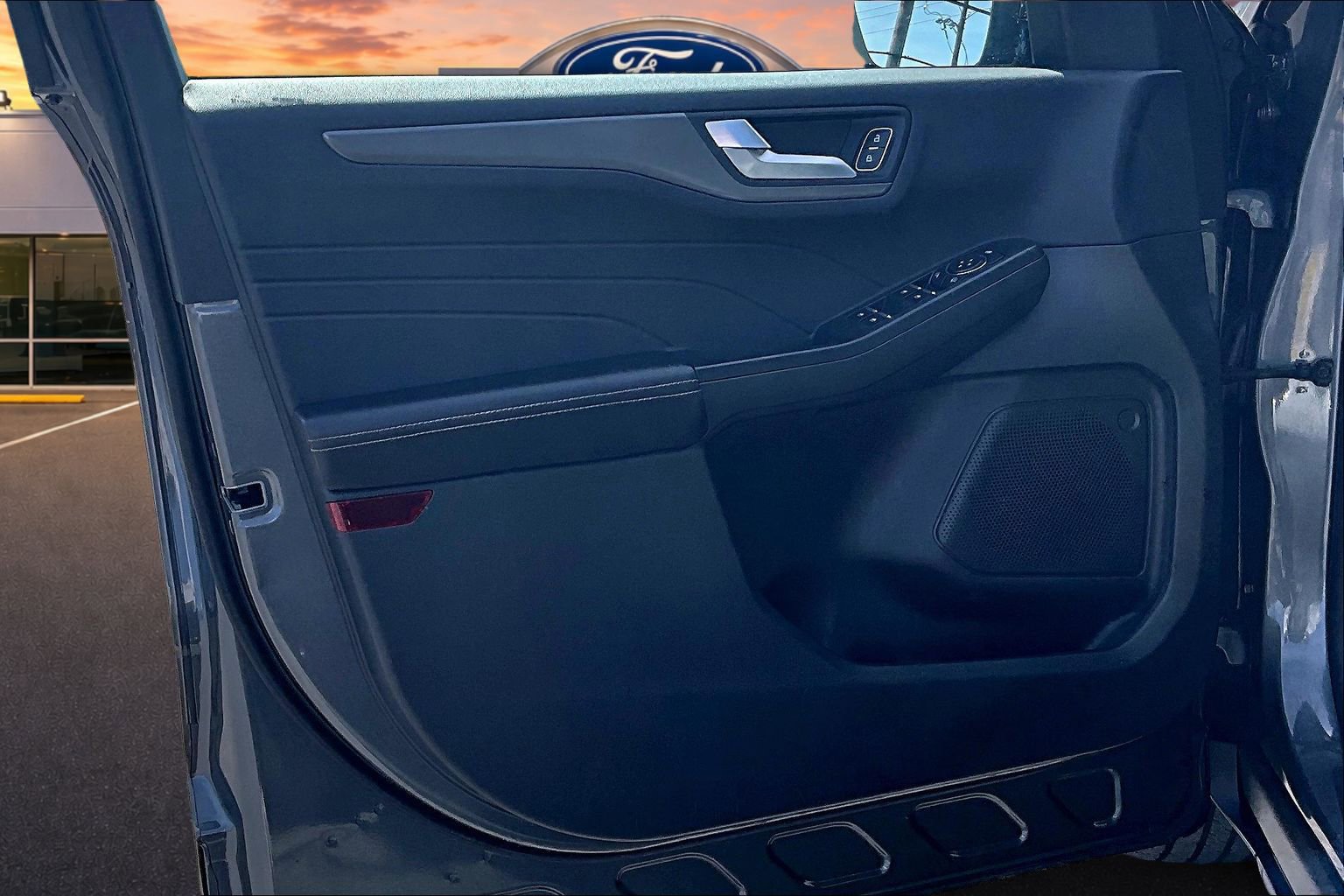 Certified 2025 Ford Escape SE FWD image 23