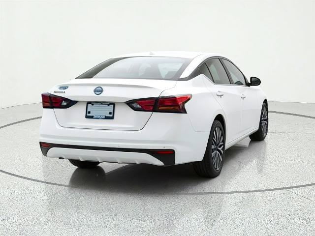 Used 2025 Nissan Altima 2.5 SV FWD image 7