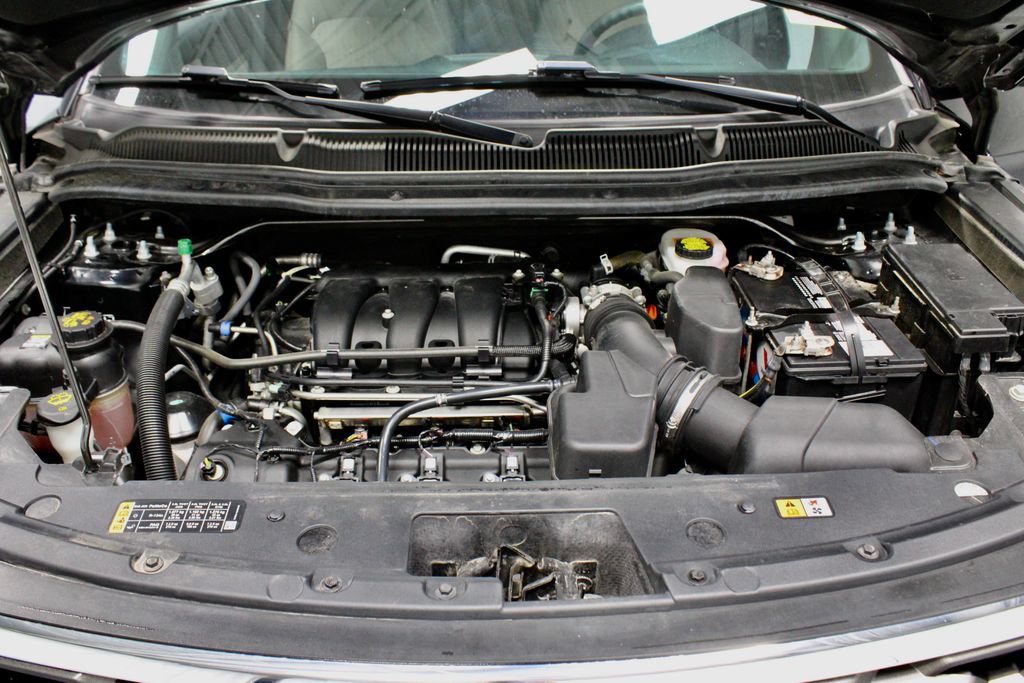 Certified 2018 Ford Explorer FWD image 16
