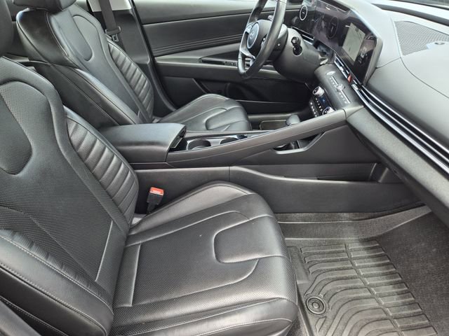 Used 2025 Hyundai Elantra Limited FWD image 13