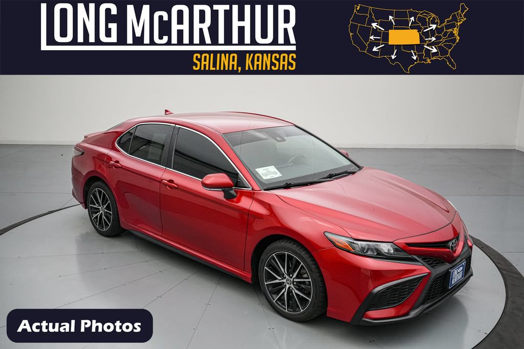 Used 2021 Toyota Camry SE w/ Cold Weather Package