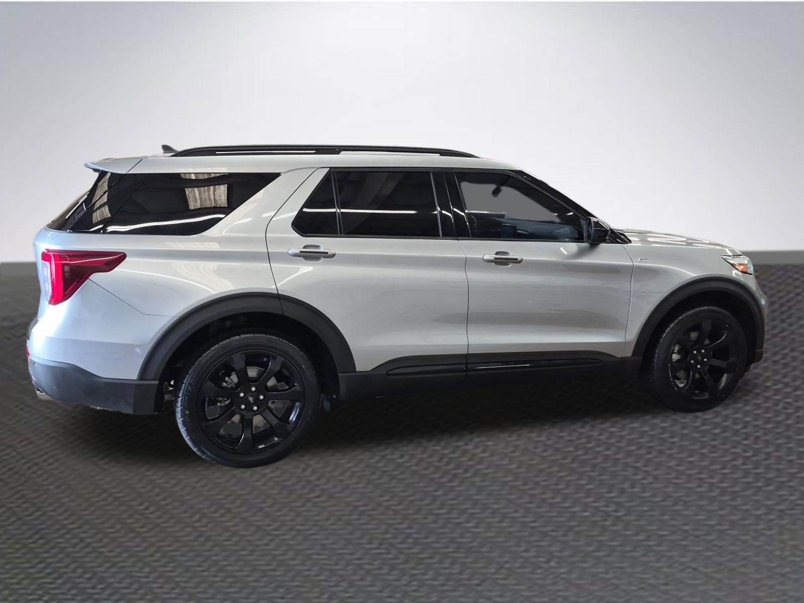 Certified 2022 Ford Explorer ST-Line w/ Class IV Trailer Tow Package AWD/4WD image 4