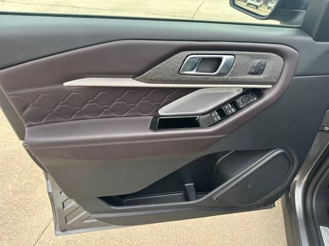 Certified 2025 Ford Explorer Platinum w/ LUX Leather Package AWD/4WD image 11