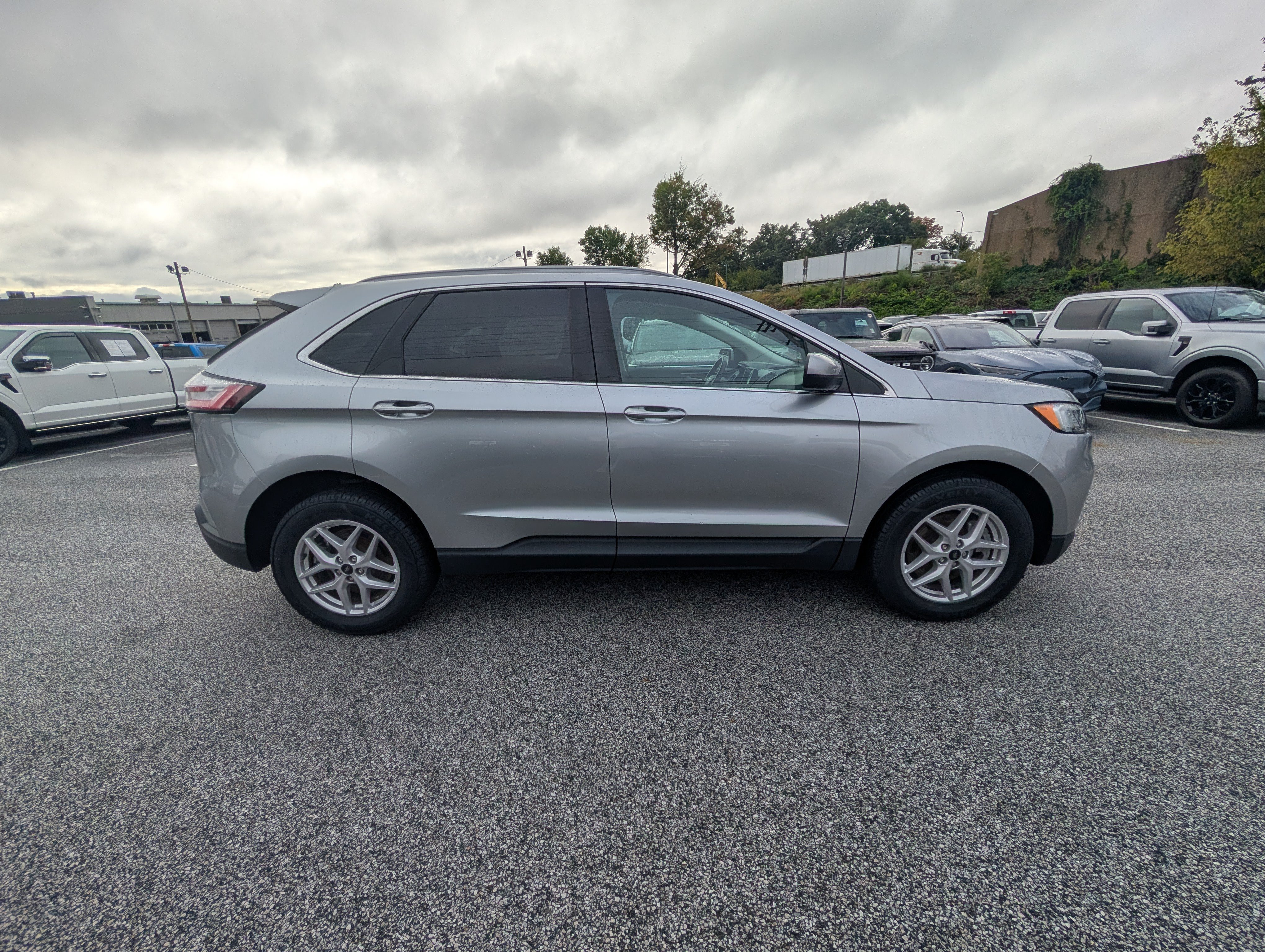Certified 2023 Ford Edge SEL w/ Convenience Package AWD/4WD image 8