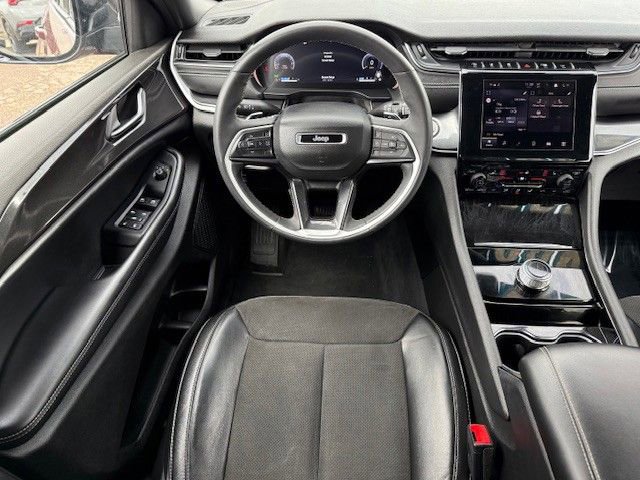 Used 2023 Jeep Grand Cherokee Altitude AWD/4WD image 25