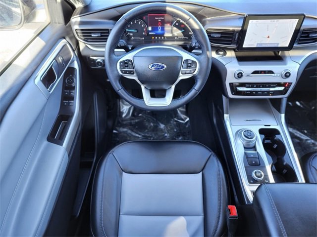 Certified 2022 Ford Explorer XLT w/ Equipment Group 202A image 13