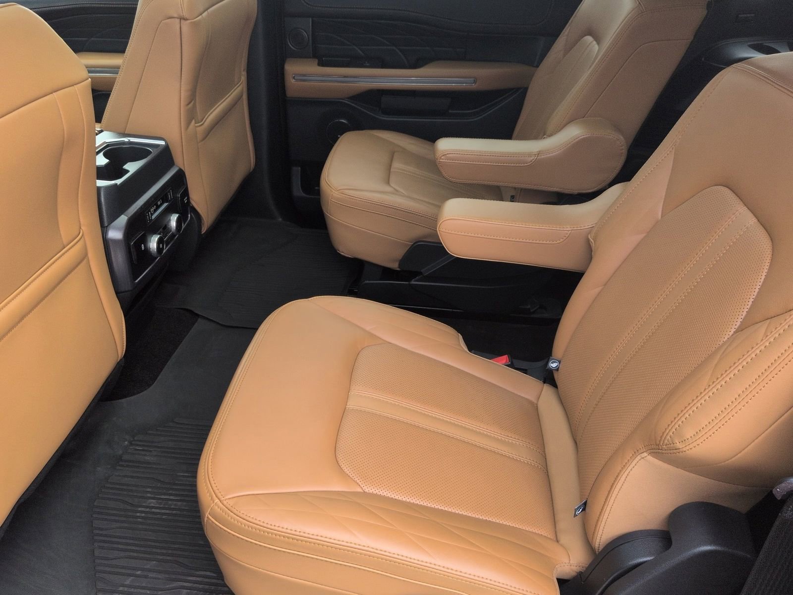 Certified 2022 Ford Expedition Max Platinum image 23