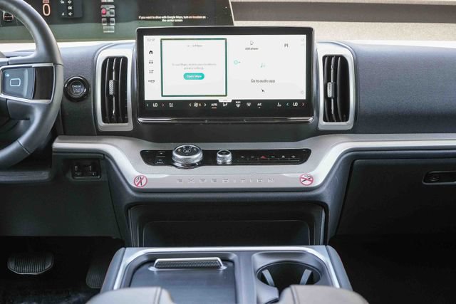 Certified 2025 Ford Expedition Active AWD/4WD image 15