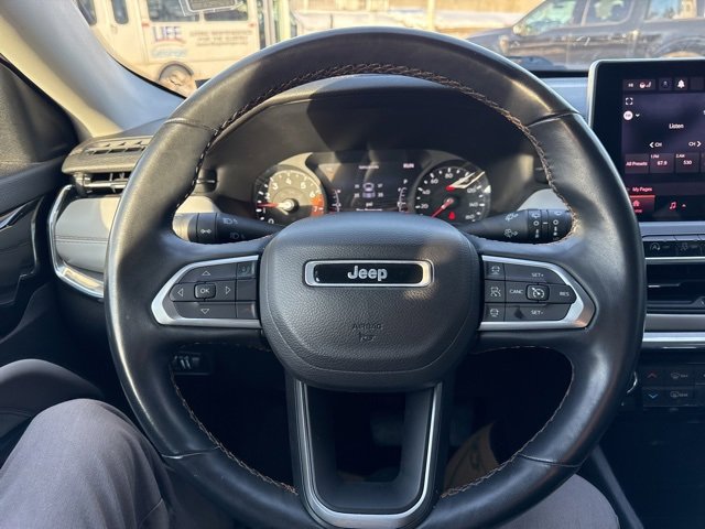 Used 2022 Jeep Compass Limited image 18