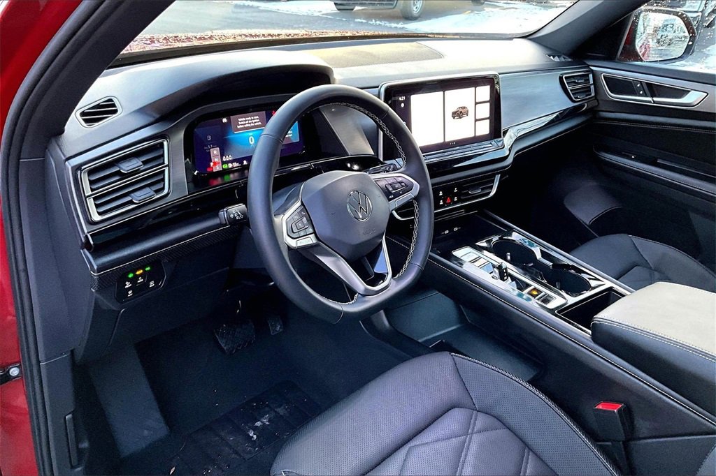 Used 2024 Volkswagen Atlas Cross Sport SE w/ Panoramic Sunroof Package image 13