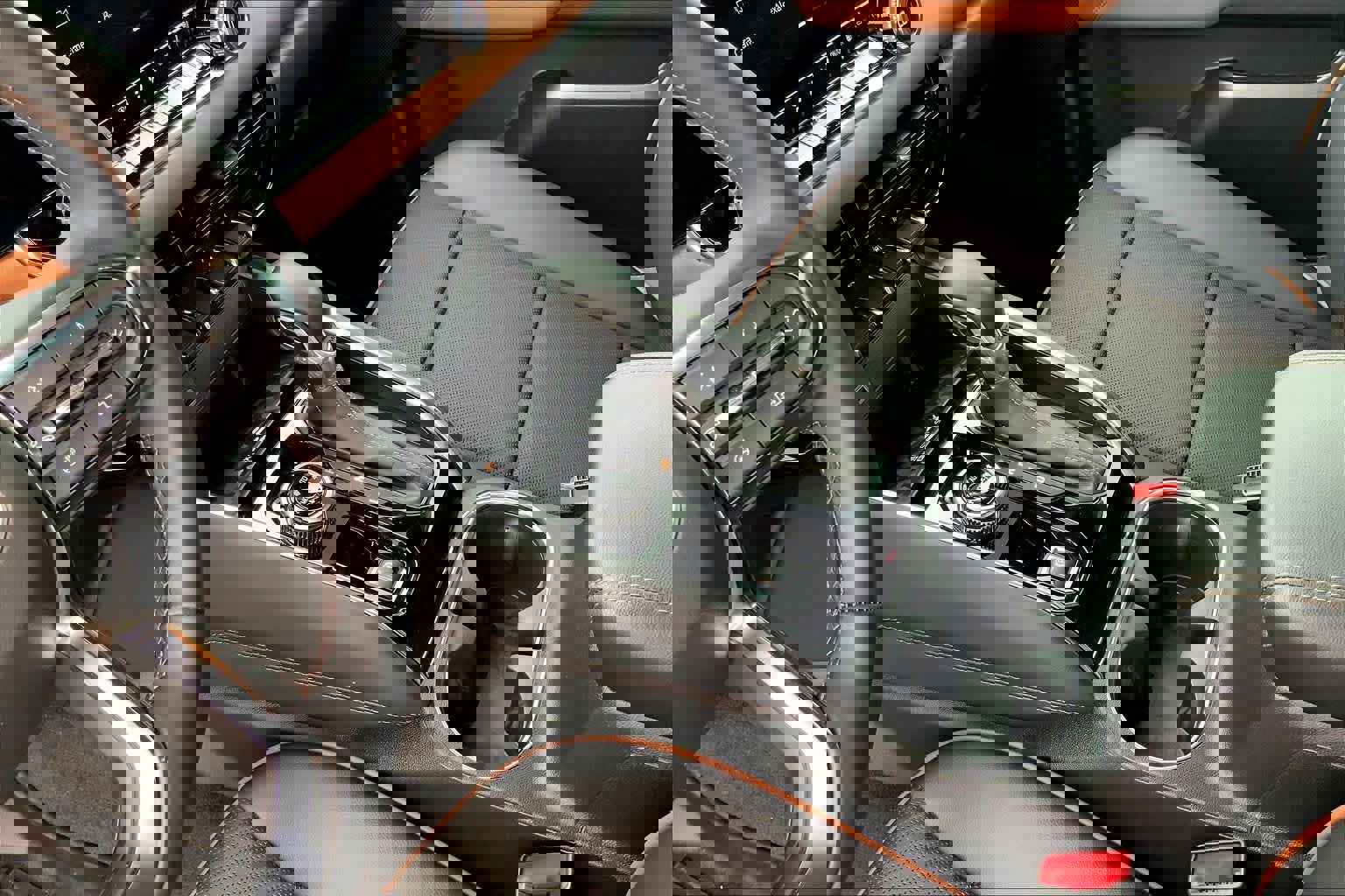 Used 2024 GMC Canyon AT4 w/ AT4 Premium Package image 16