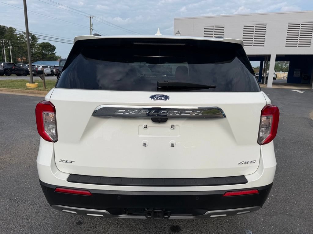 Certified 2022 Ford Explorer XLT w/ Equipment Group 202A AWD/4WD image 4