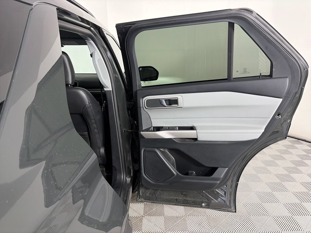 Certified 2024 Ford Explorer XLT w/ Equipment Group 202A AWD/4WD image 28
