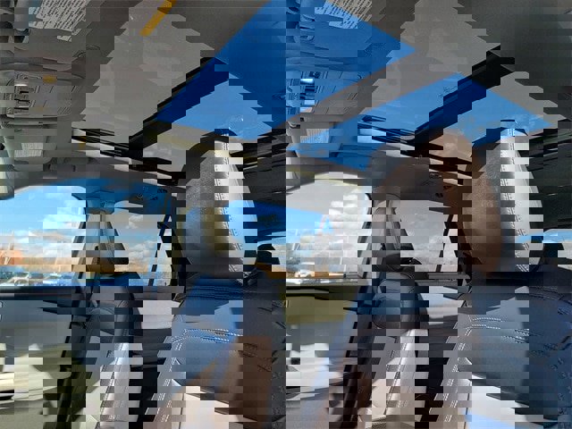 Certified 2022 Ford Explorer XLT w/ Equipment Group 202A image 4