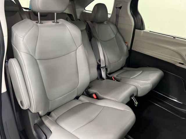 Used 2024 Toyota Sienna XLE image 7