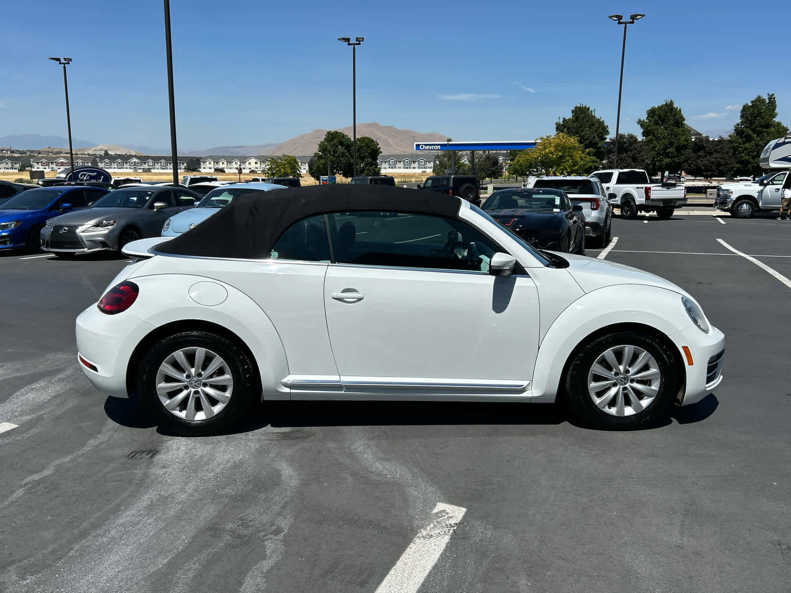 Used 2018 Volkswagen Beetle 2.0T S image 6