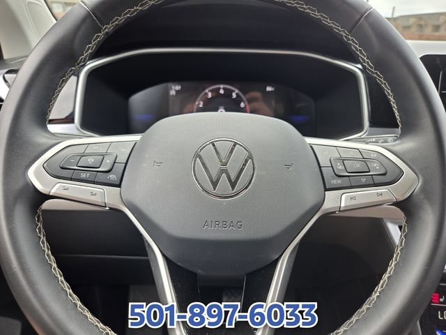 Used 2025 Volkswagen Taos SE FWD image 21