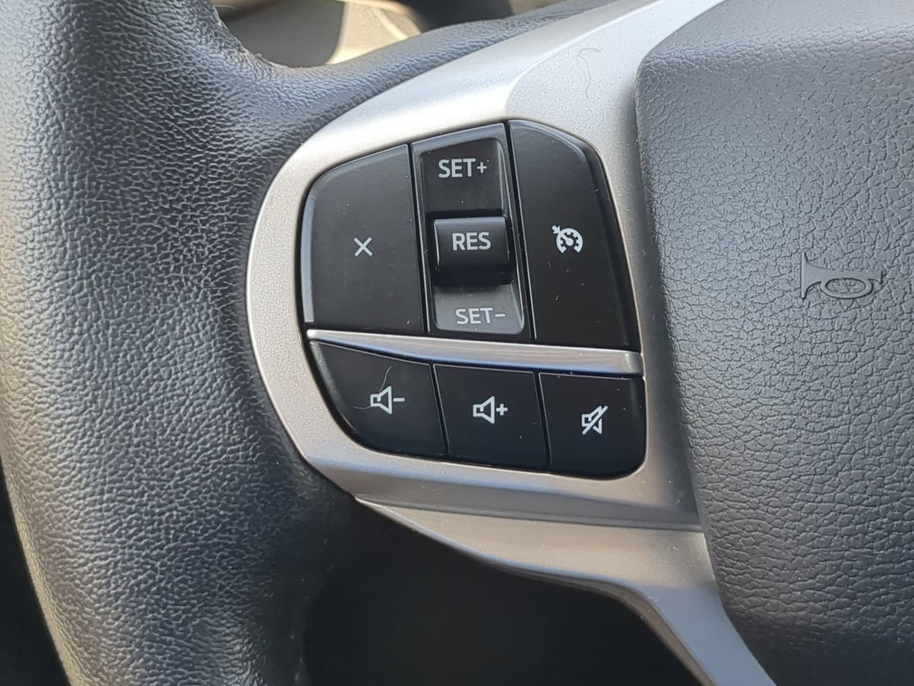 Certified 2021 Ford Explorer XLT RWD image 22
