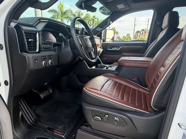 Used 2025 GMC Sierra 2500 Denali Ultimate w/ Max Trailering Package AWD/4WD image 13