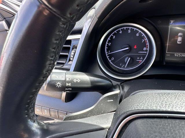 Used 2018 Toyota Camry SE FWD image 22