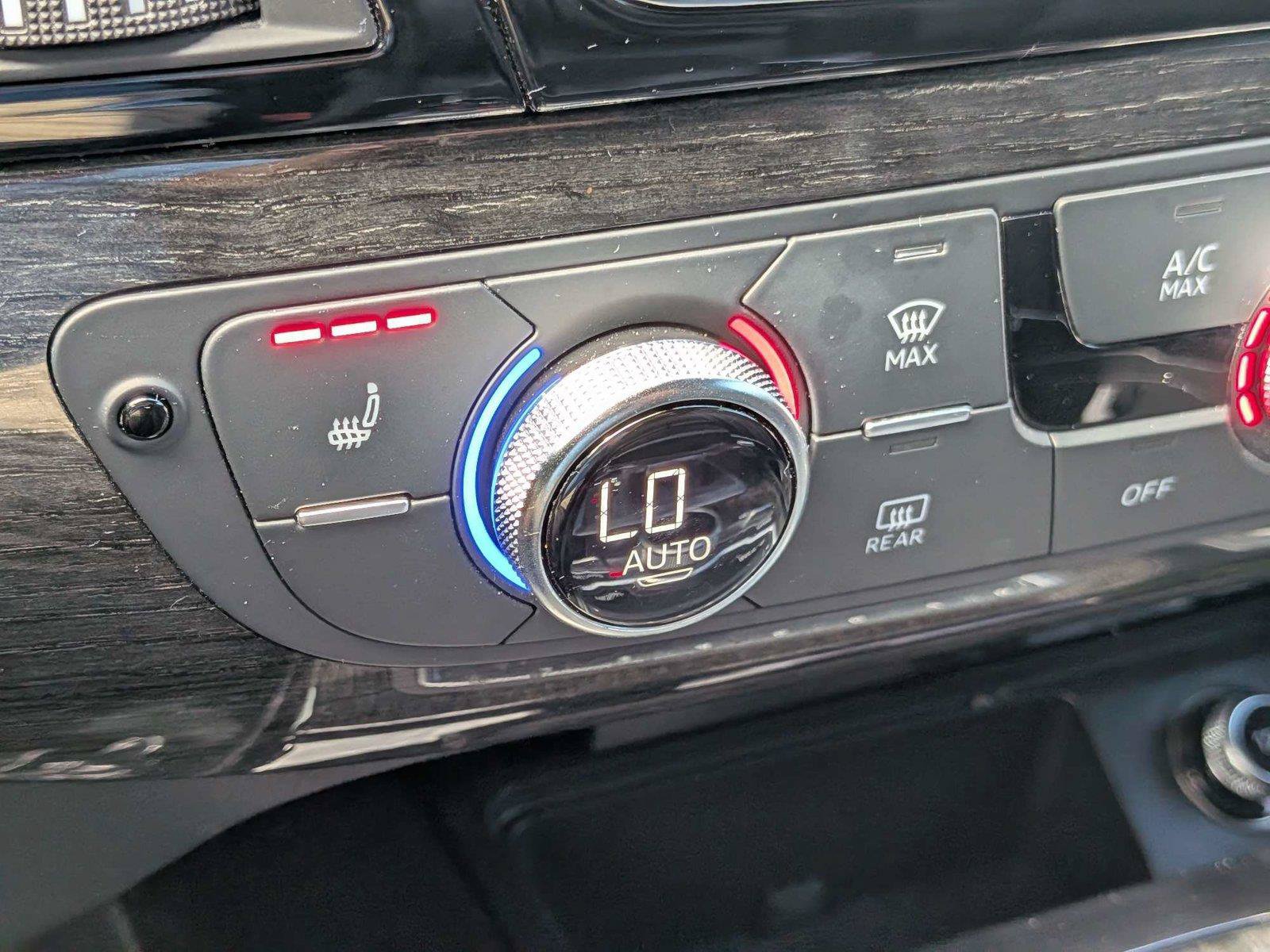 Used 2017 Audi Q7 3.0T Premium AWD/4WD image 27