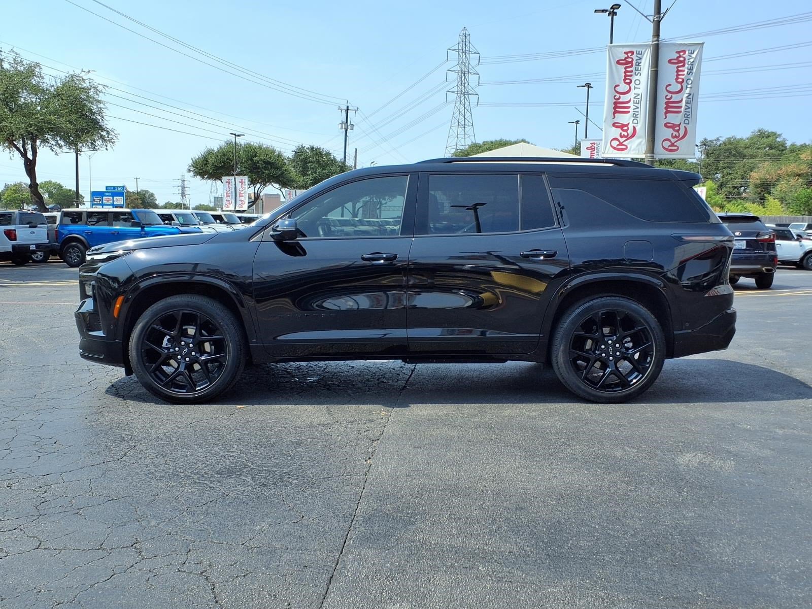 Used 2025 Chevrolet Traverse RS AWD/4WD image 9